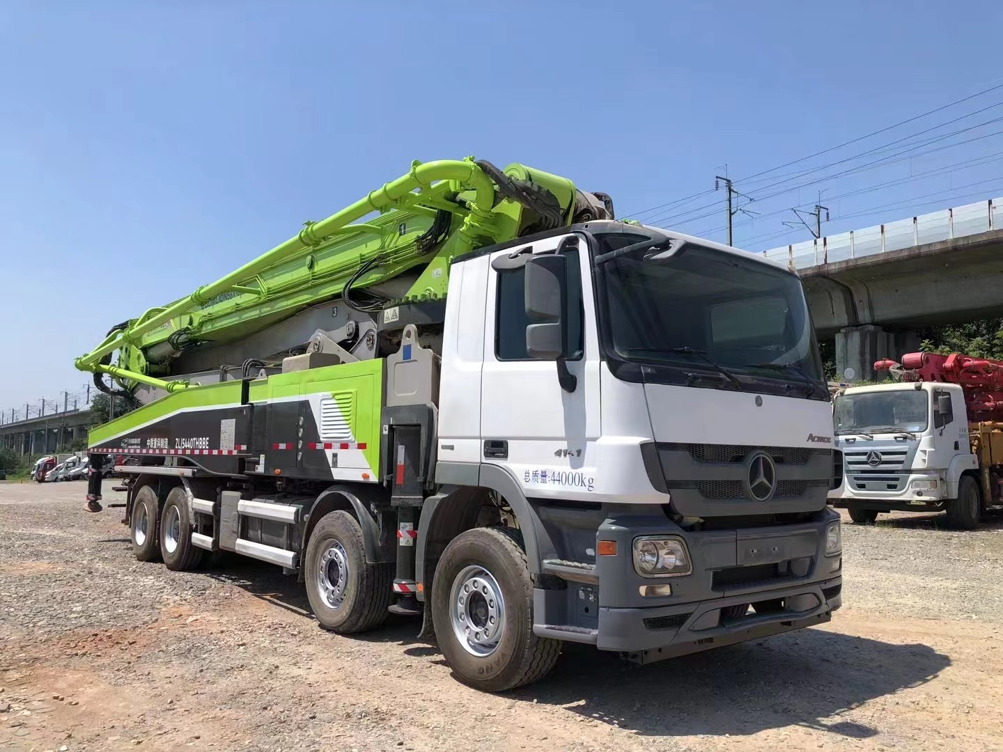 2019 zoomlion boom pump 56m автомобильный бетононасос на базе грузовика на шасси benz